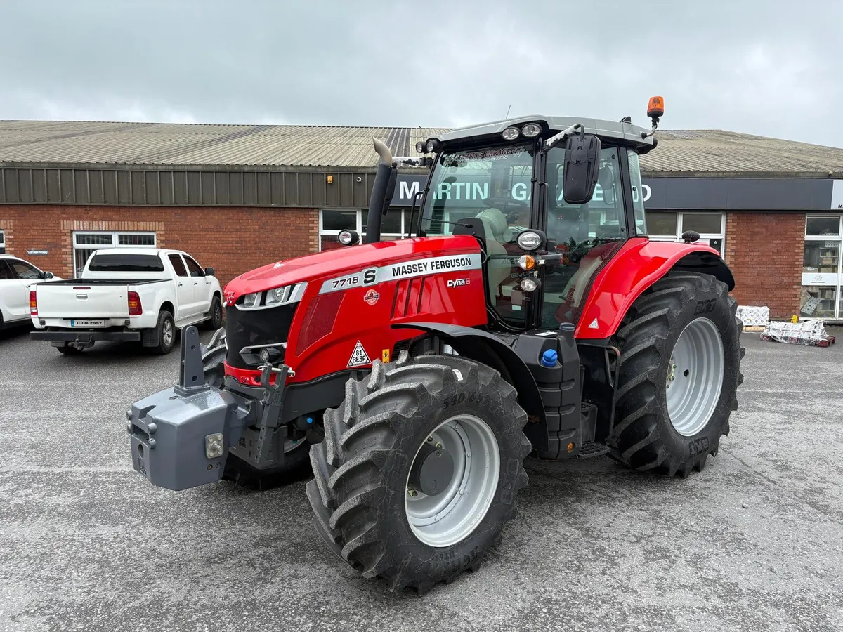 Massey Ferguson 7718S 2022 MINT - Image 1