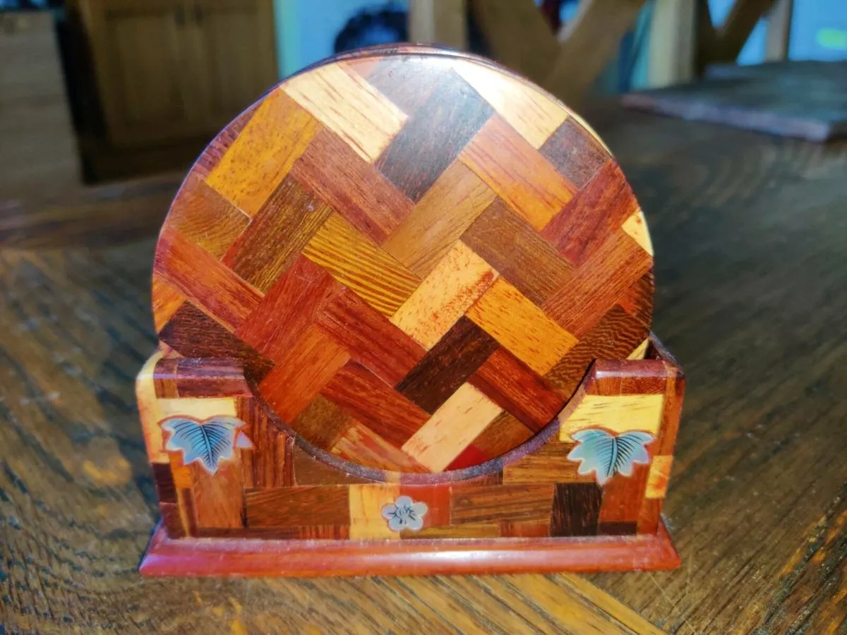RARE MOTHER OF PEARL, Set Of 6 Wood Coasters ! - Image 3