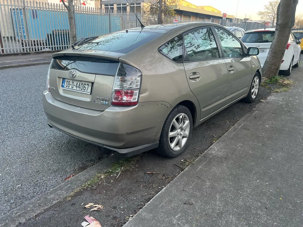 2008 Toyota Prius low mileage - Image 2