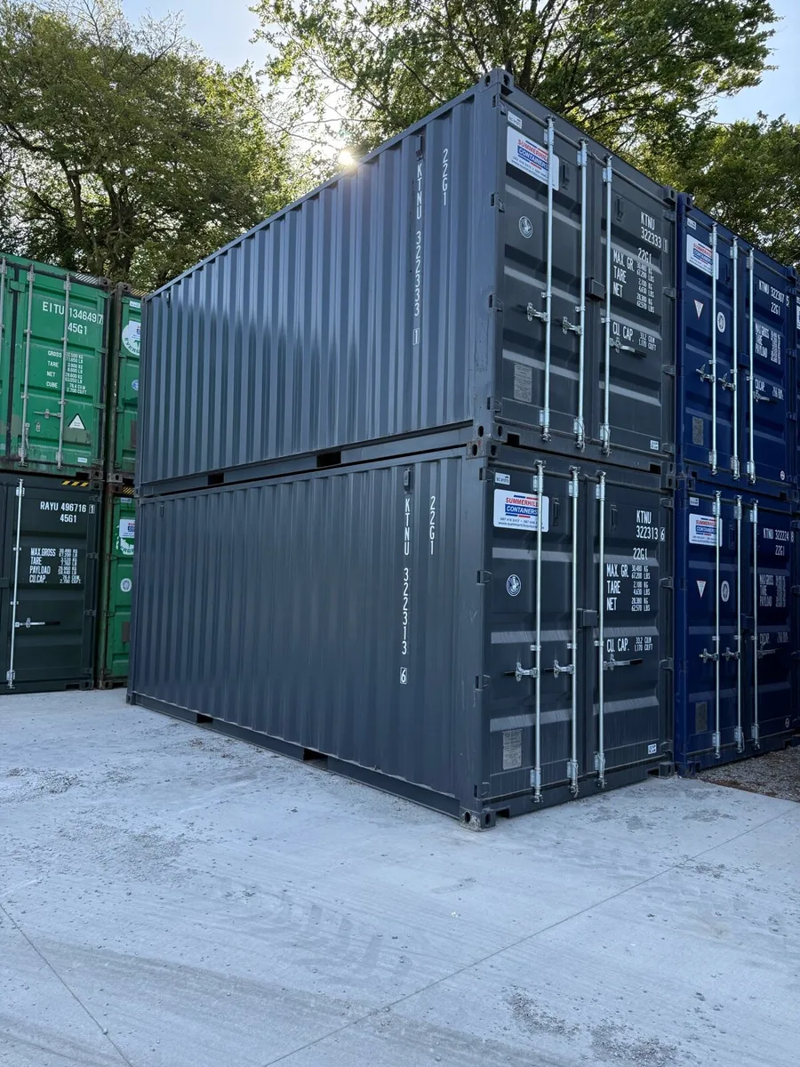 20x8 shipping container - Image 1