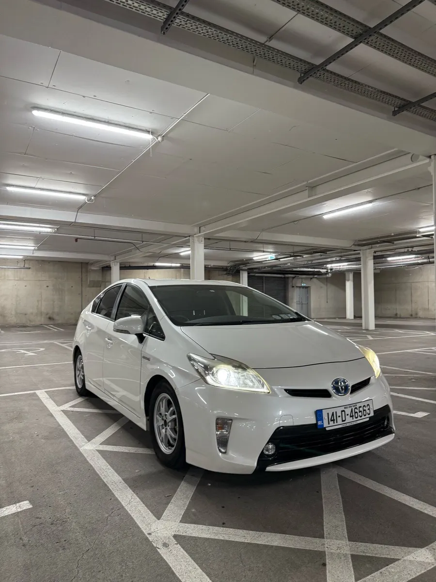 2014 TOYOTA PRIUS HATCHBACK PETROL HYBRID TAX &NCT - Image 1