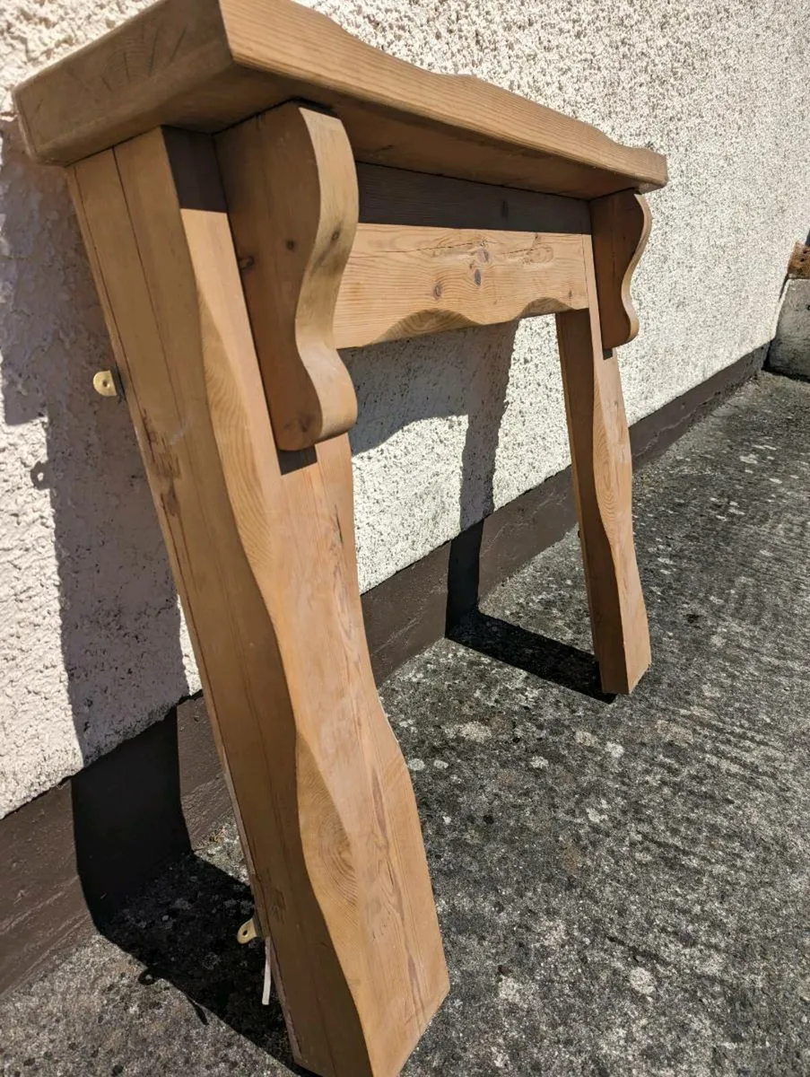 Wooden surround - Image 2