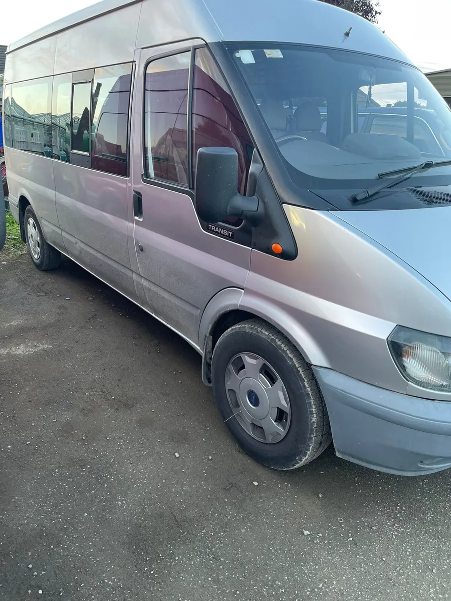 14 seater mini bus - Image 1