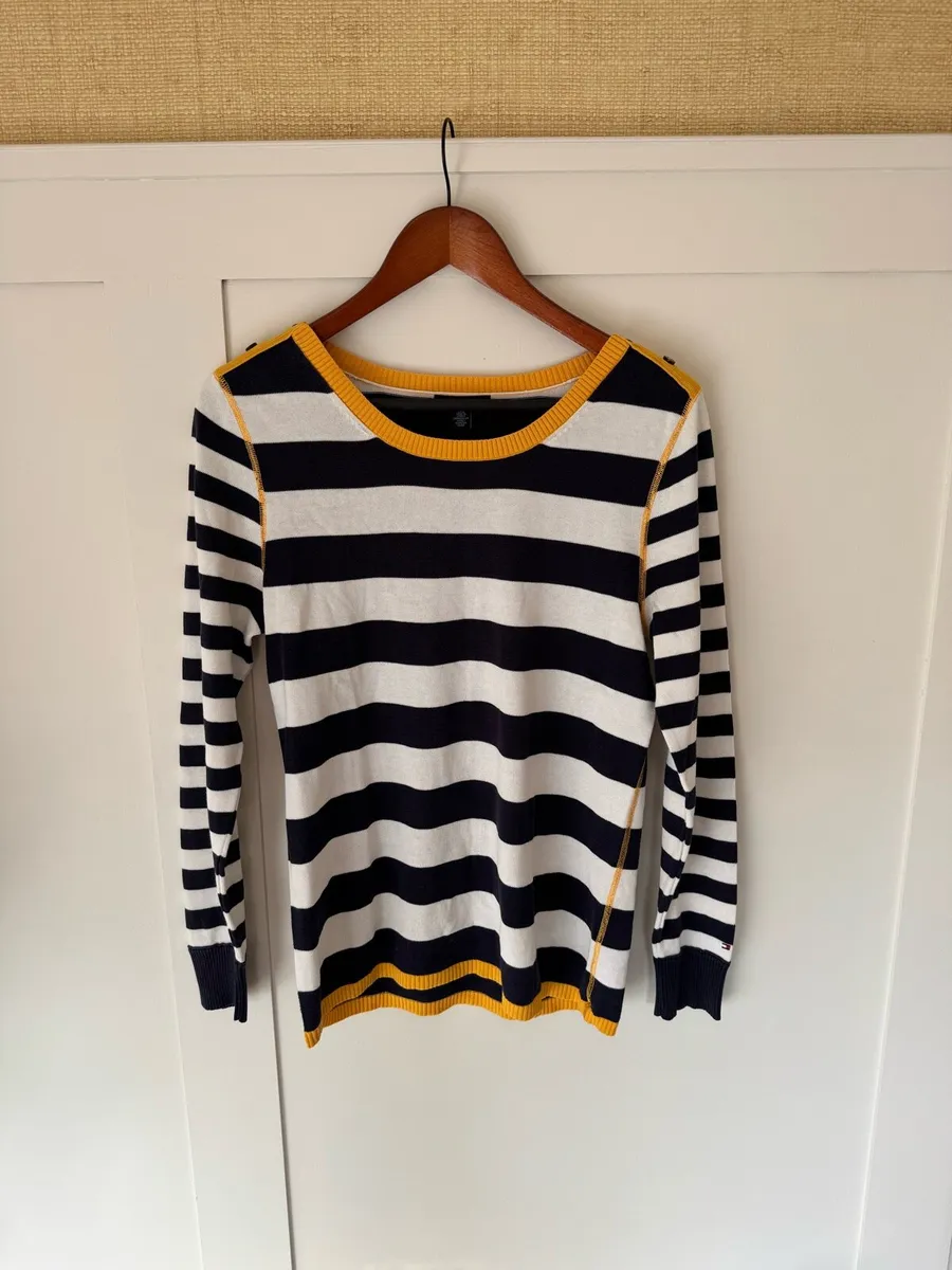 Tommy Hilfiger sweater - Image 1