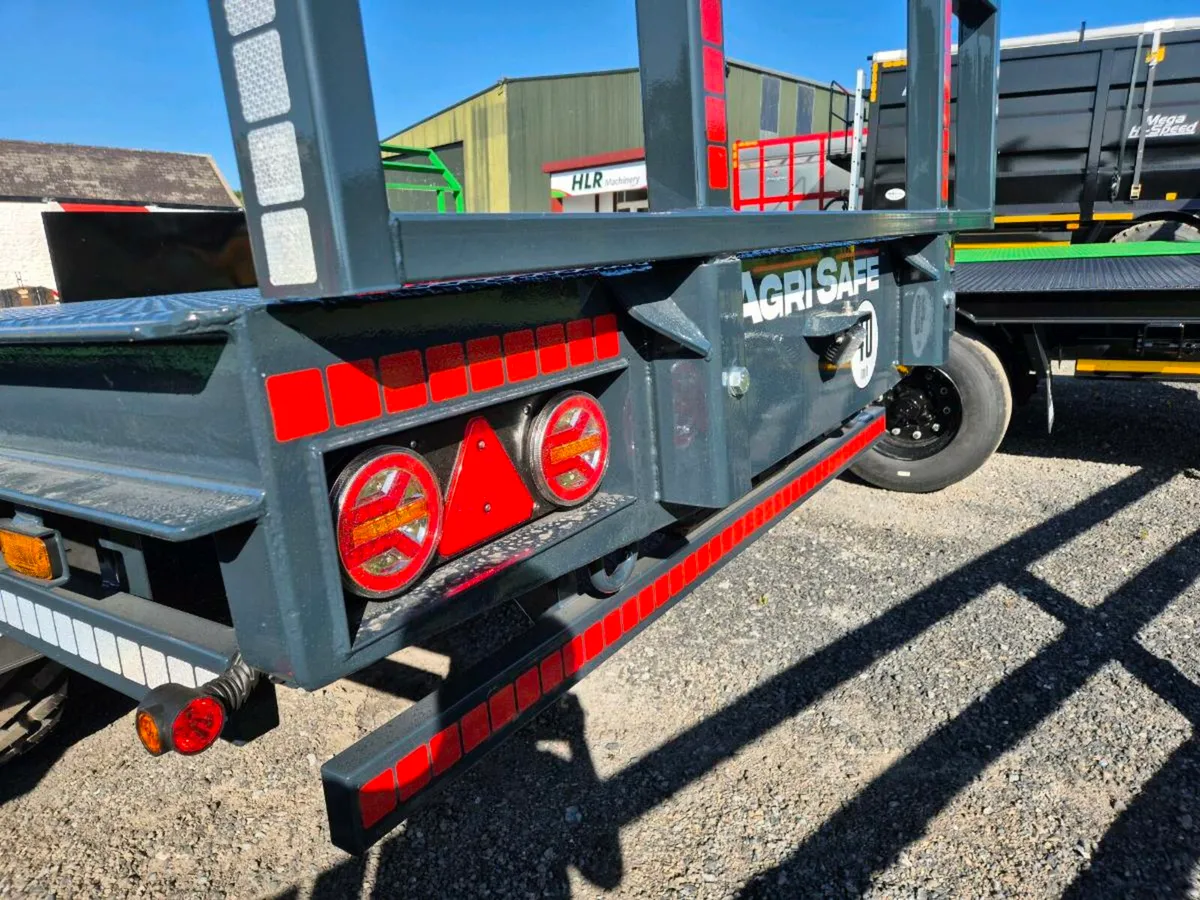 Trailers - Image 4