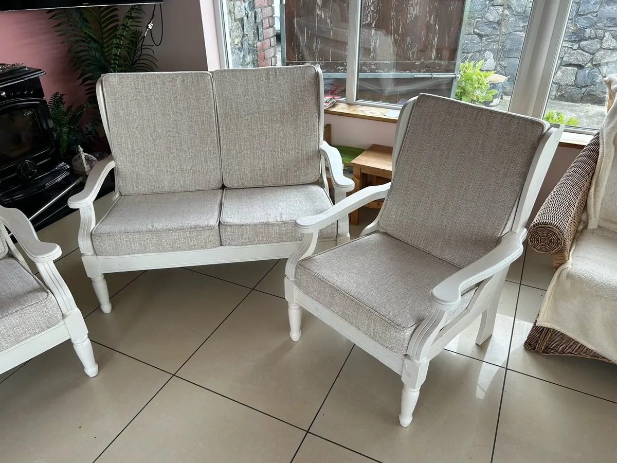 3 Piece Sofa - Image 4