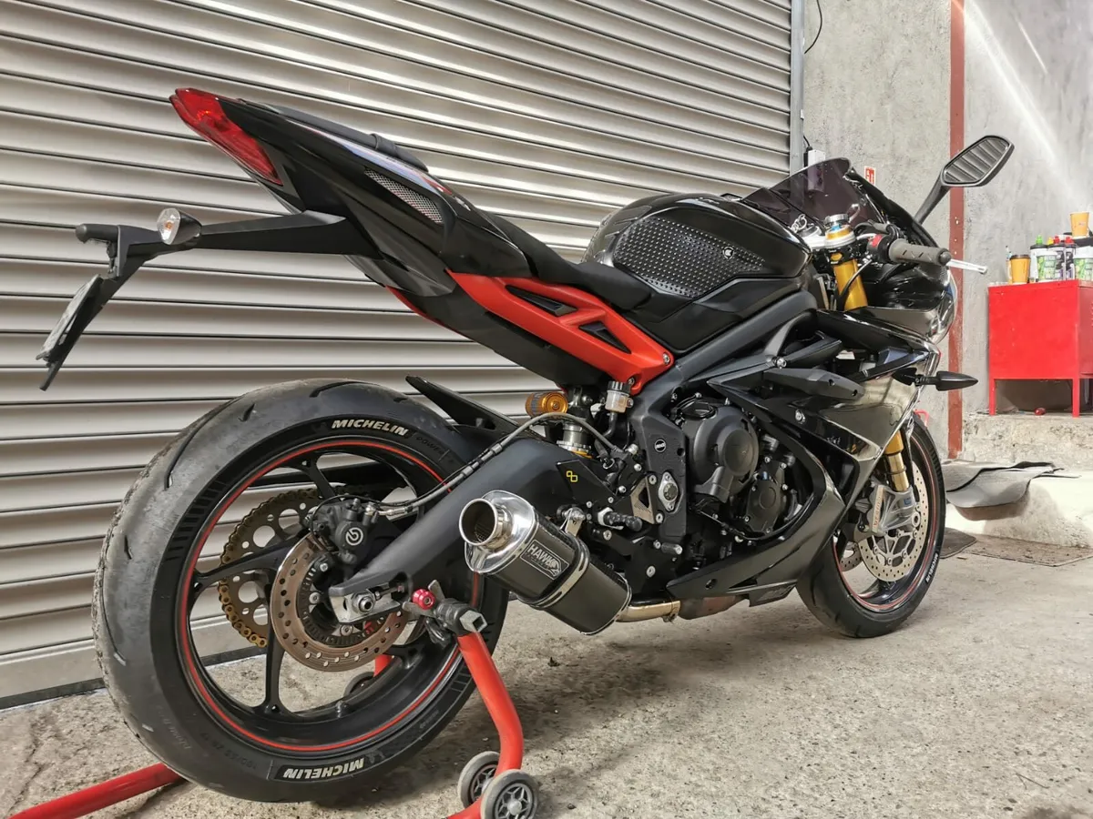Triumph Daytona 675R Loaded With Extras - Image 3