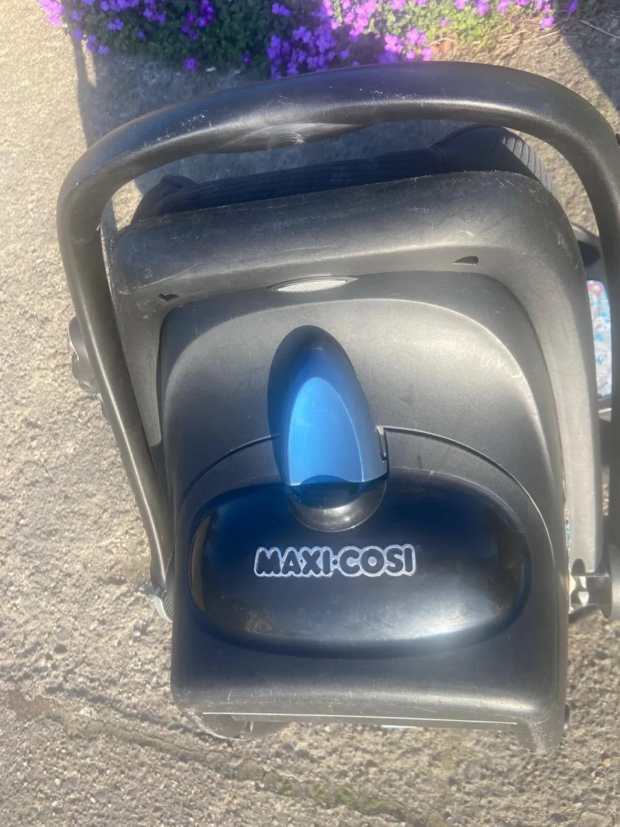 Maxi cosi and isofix - Image 2