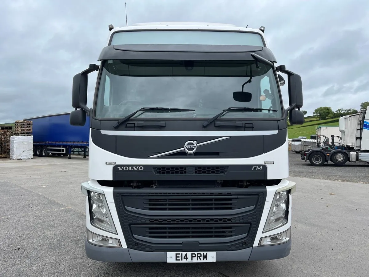 2016 Volvo FM450 6x2 Globetrotter Tractor Unit - Image 2