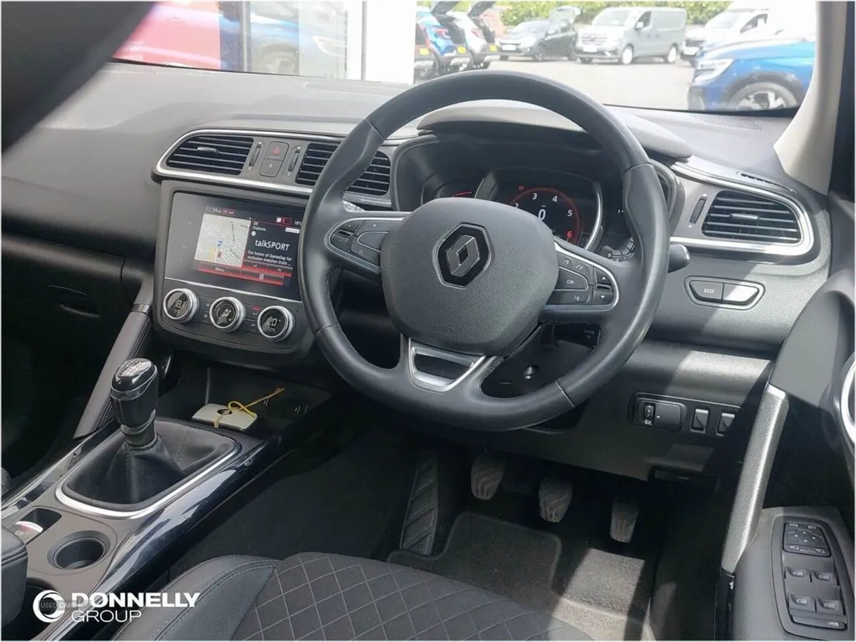 Renault KADJAR 1.3 TCE Iconic 5dr - Image 4