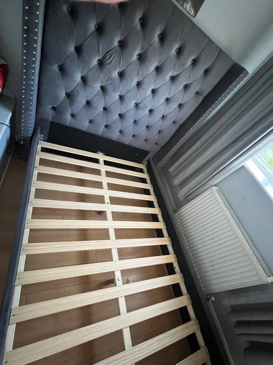 Divan Grey Crushed Velvet Small Double bed frame - Image 3