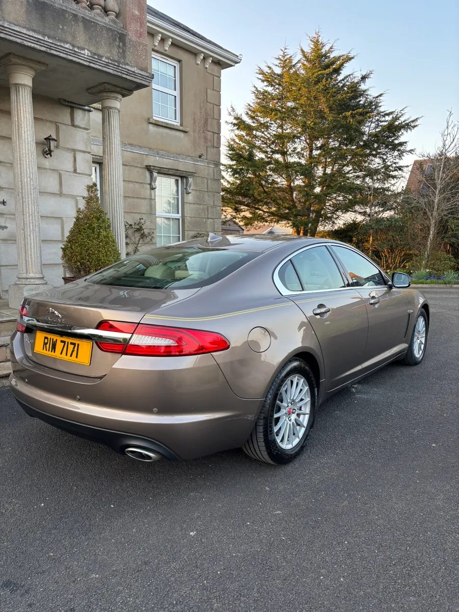 Jaguar XF low miles - Image 4