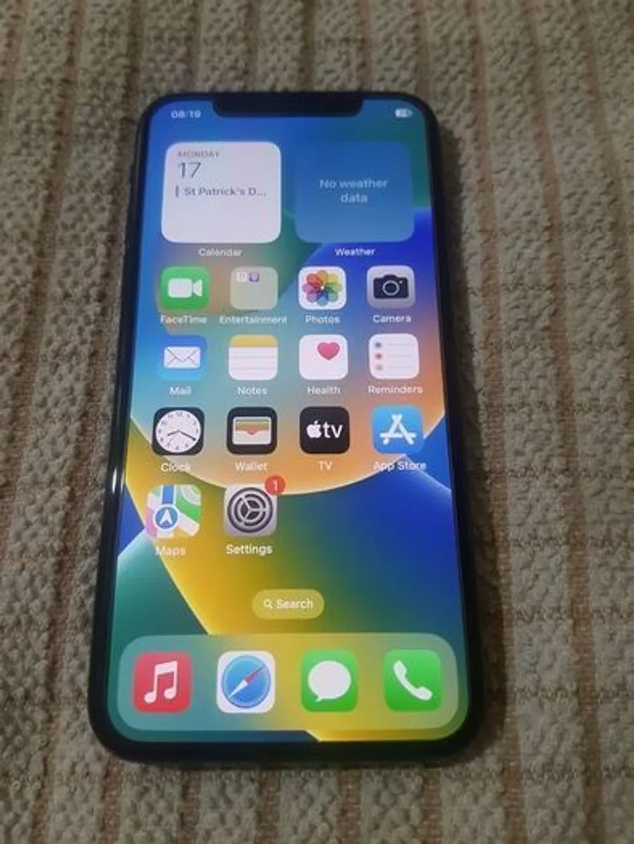 iphone X unlocked 256gb exellent cond - Image 1
