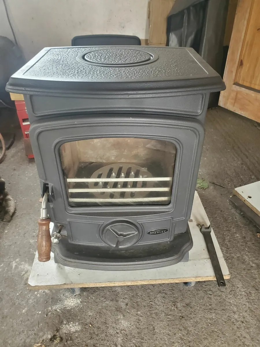 Stanley Oisin solid fuel stove as new - Image 1
