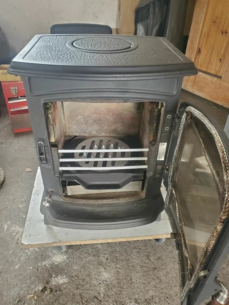 Stanley Oisin solid fuel stove as new - Image 3