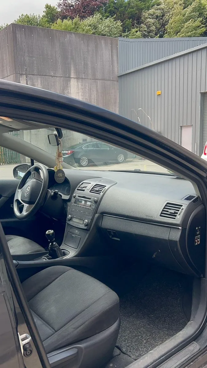 Toyota avensis - Image 4