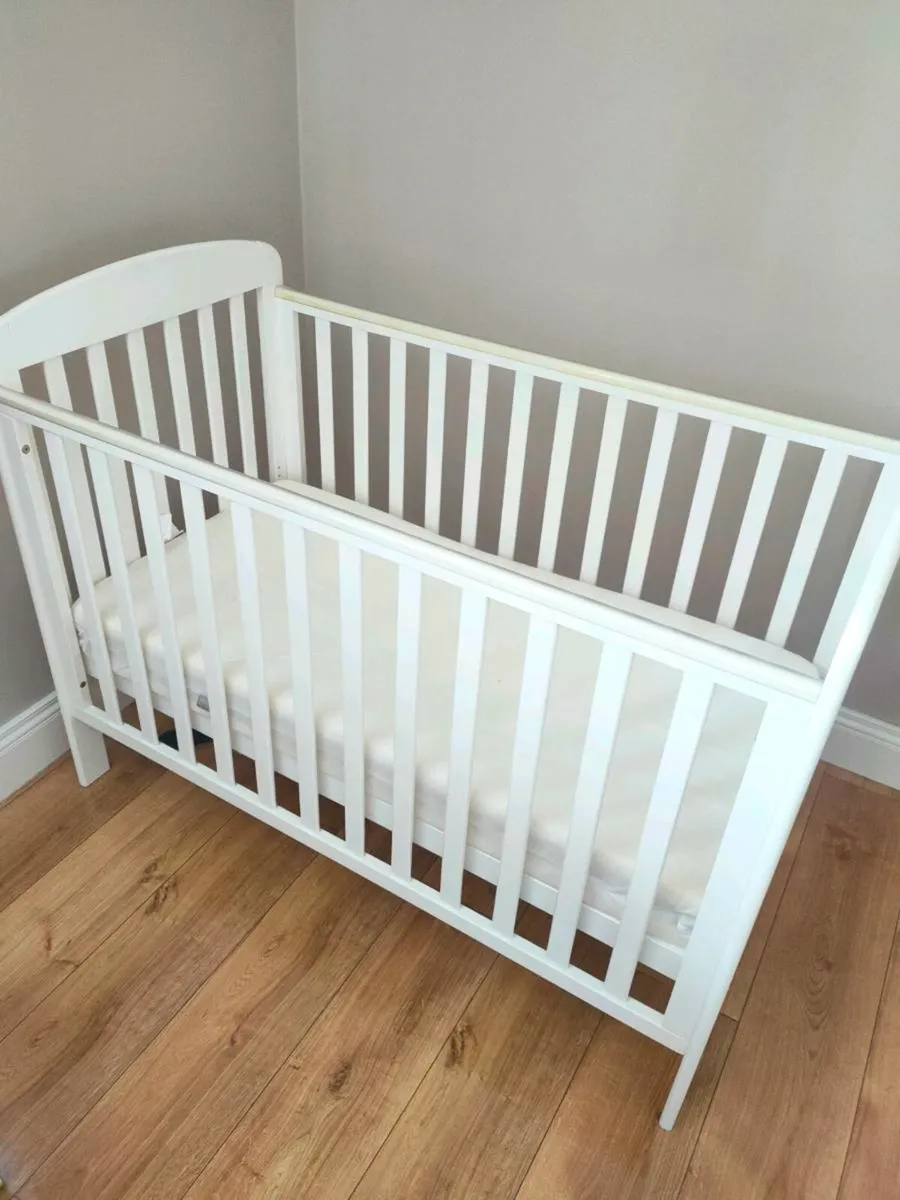 Cot - Image 1