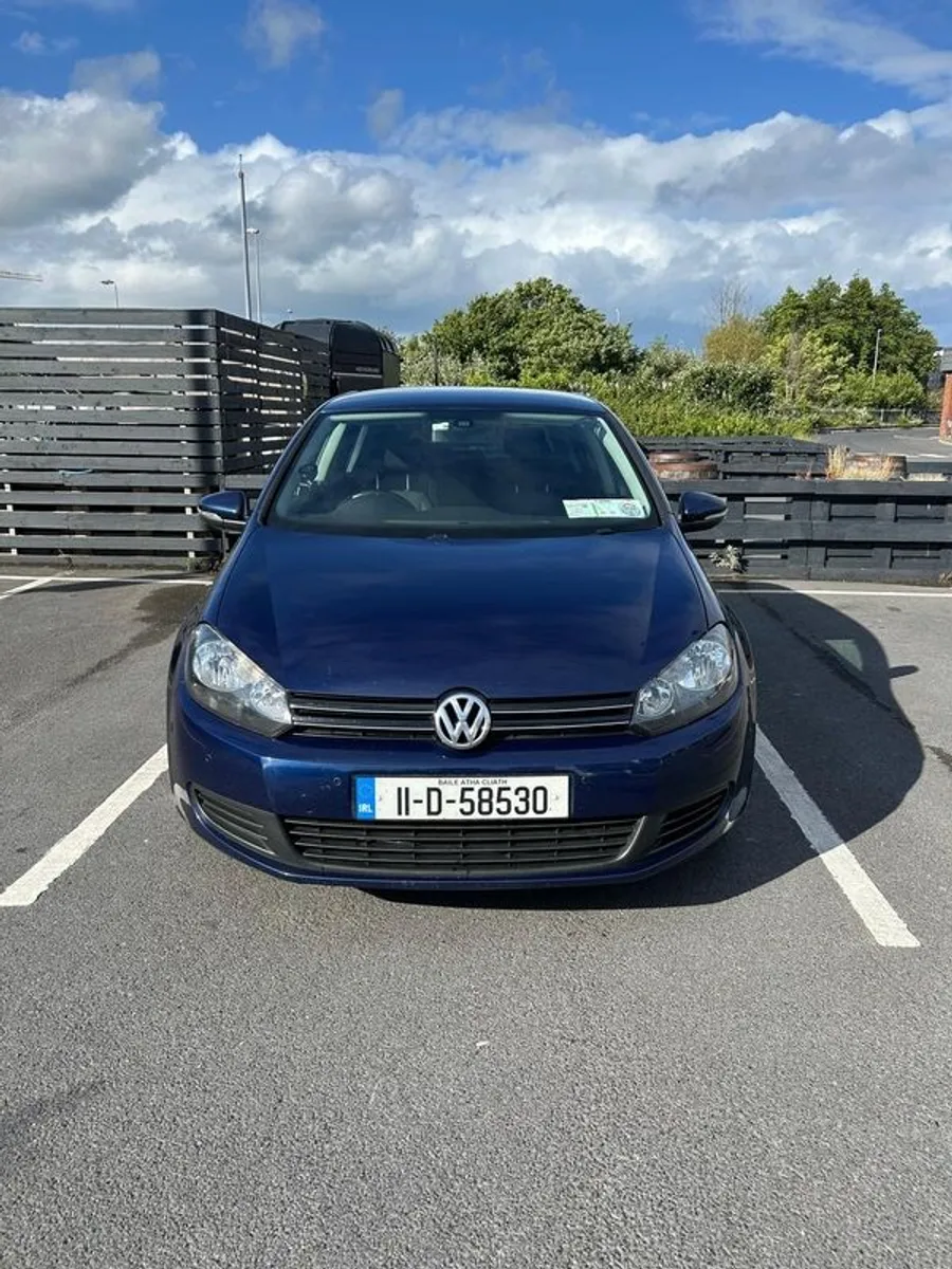 2011 Volkswagen Golf - Image 1