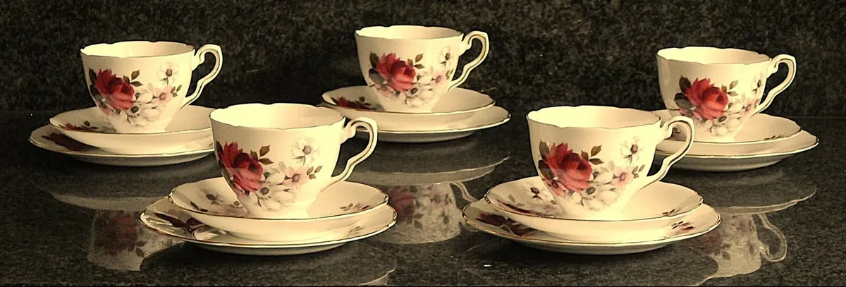 15 Piece Royal Stafford Honey Bunch China Tea Set - Image 1