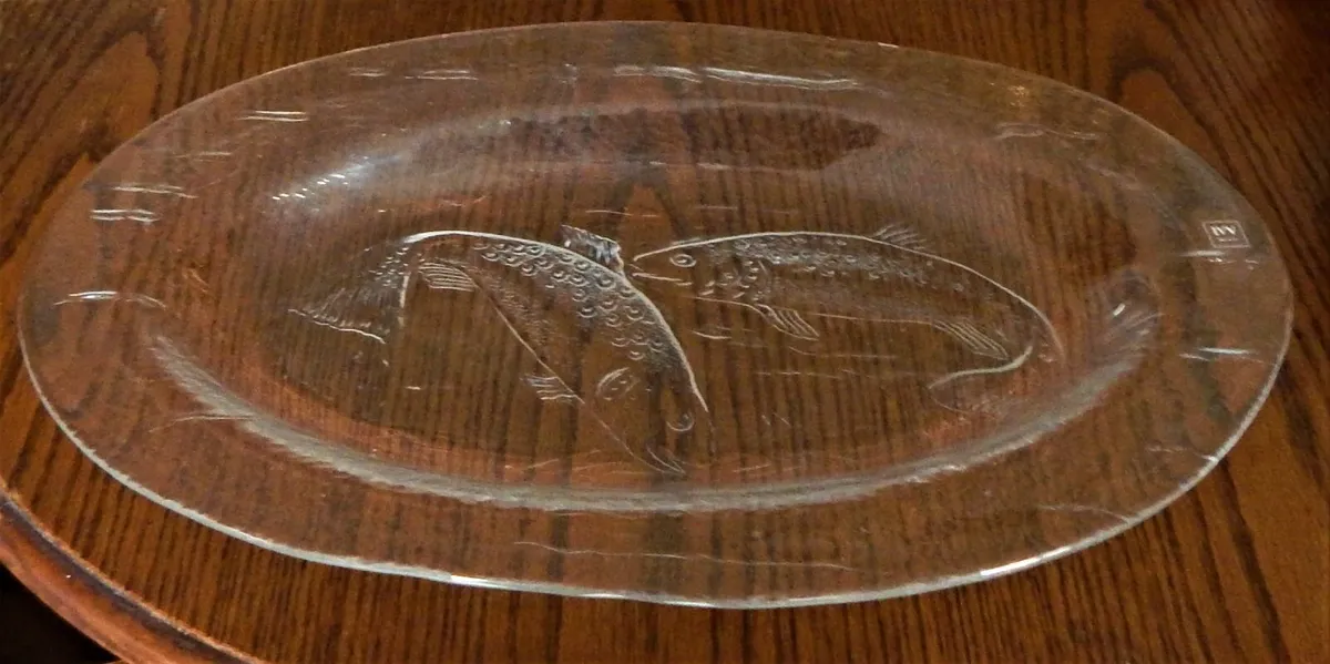 Italian Handmade IVV Glass Fish Platter - Image 1
