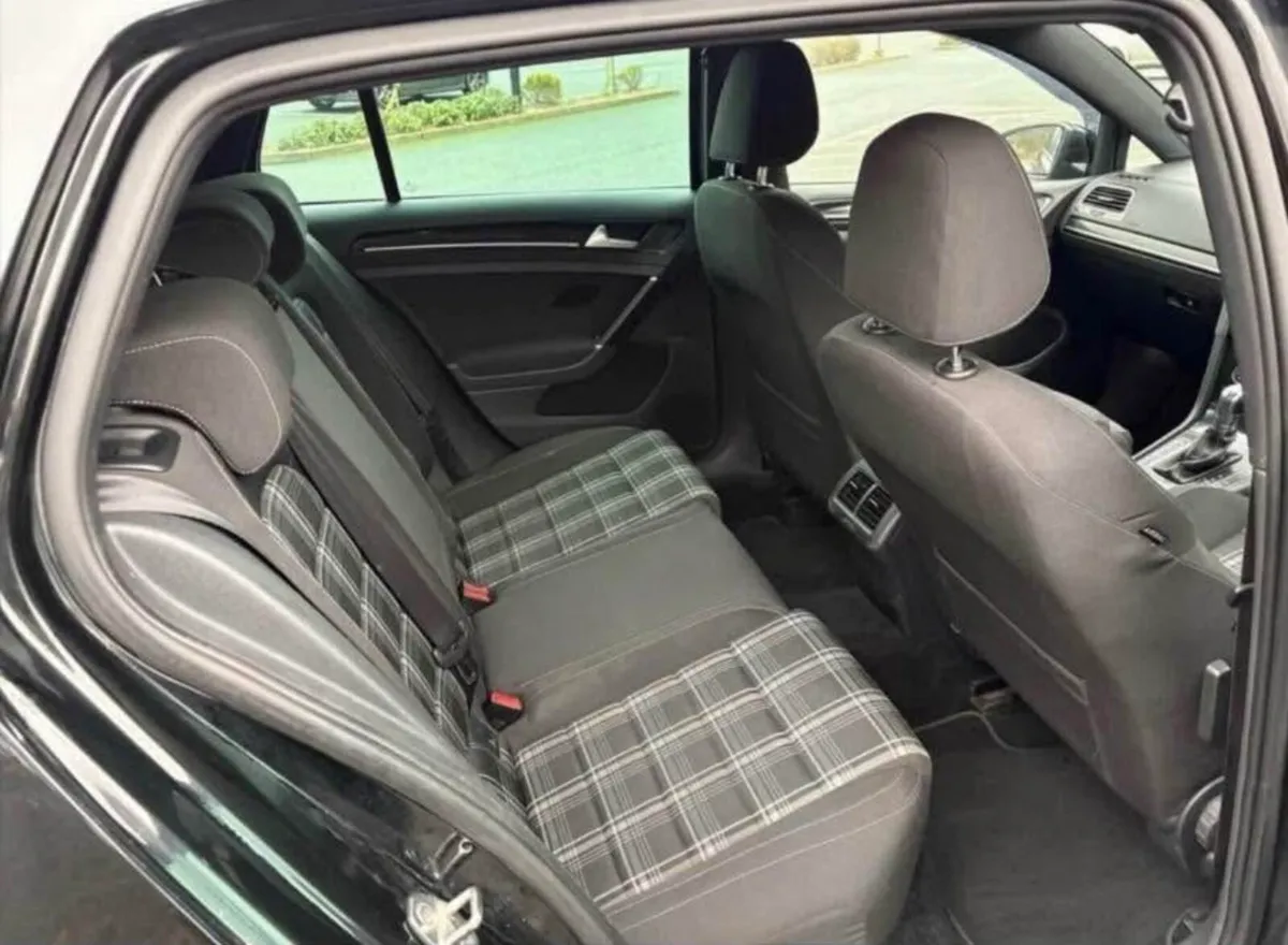Volkswagen golf GTD 2L automatic DSG - Image 4