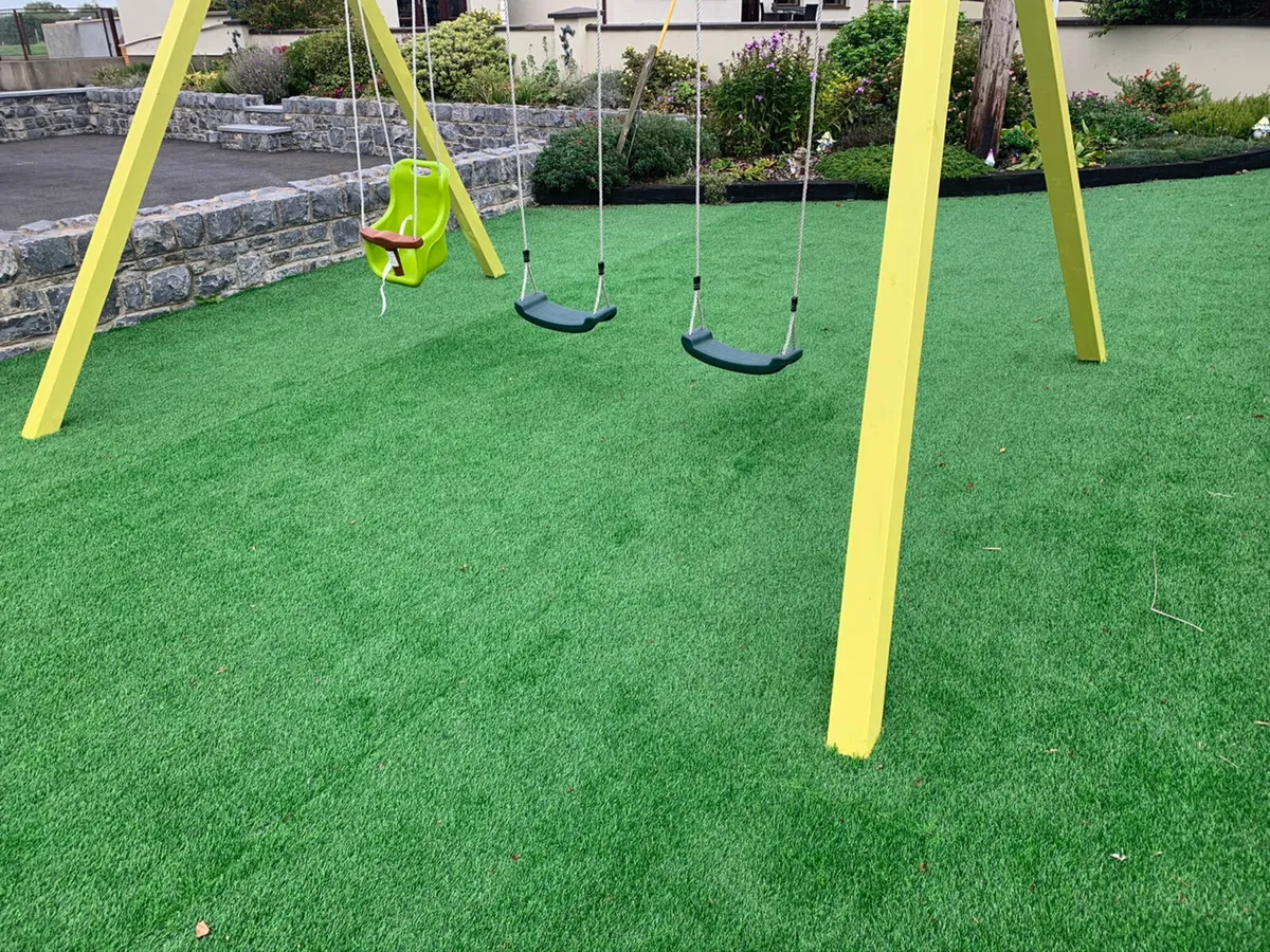 Premium Grade – Artificial Grass – 1 X 10 Meter Ro