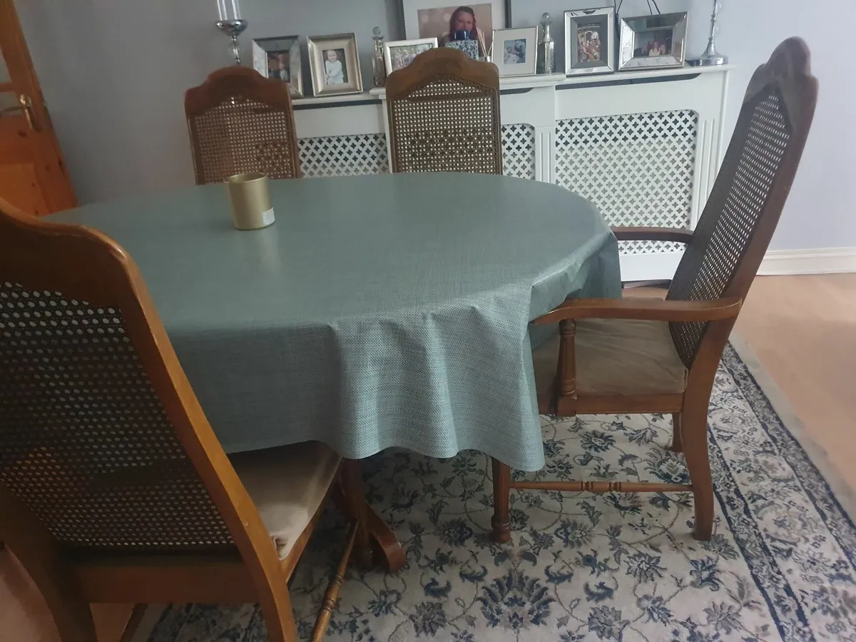 Table and 5 chairs - Image 3