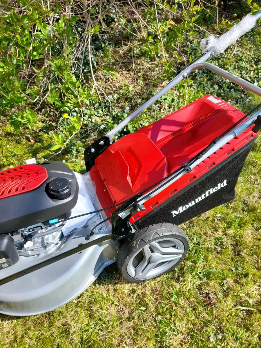 New mountfield used once selfdrive 51cm honda - Image 4