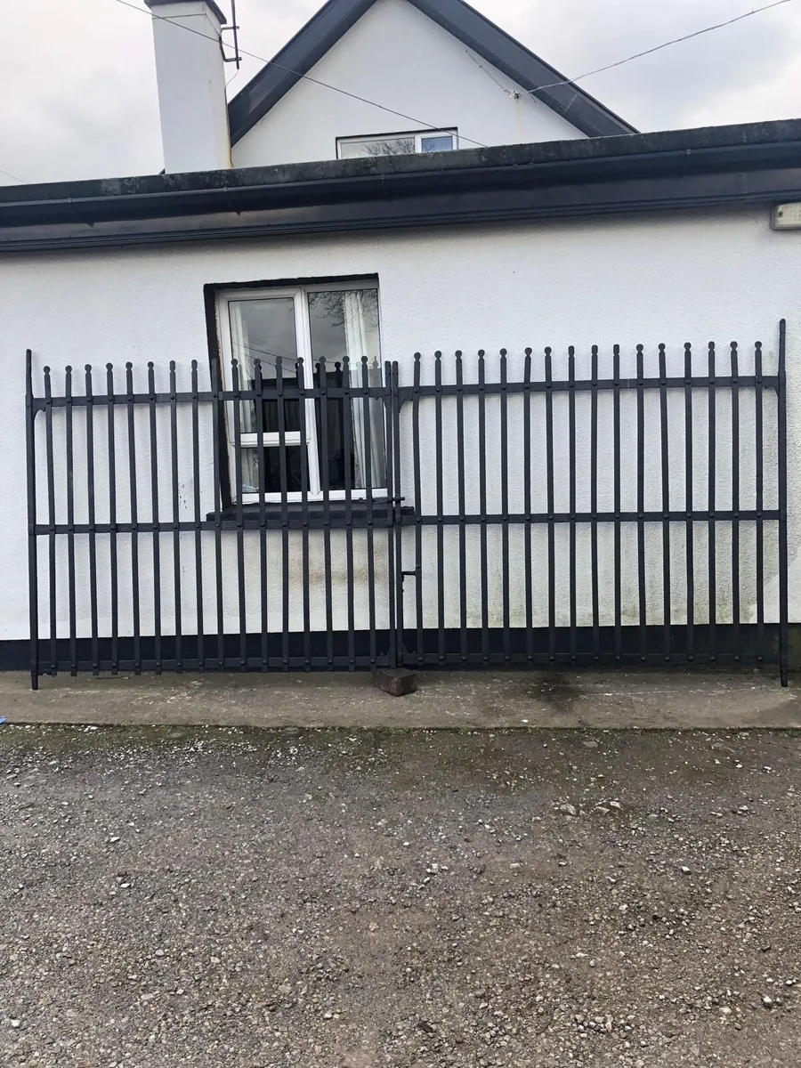 Gates - Image 1