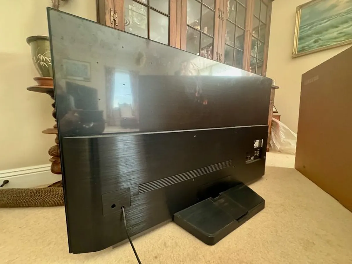 4K OLED 55" TV for parts - Image 2