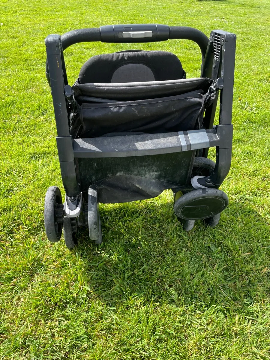 Recaro folding travel stroller - Image 1