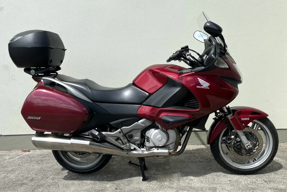 2007 Honda Deauville NT 700 - Image 1