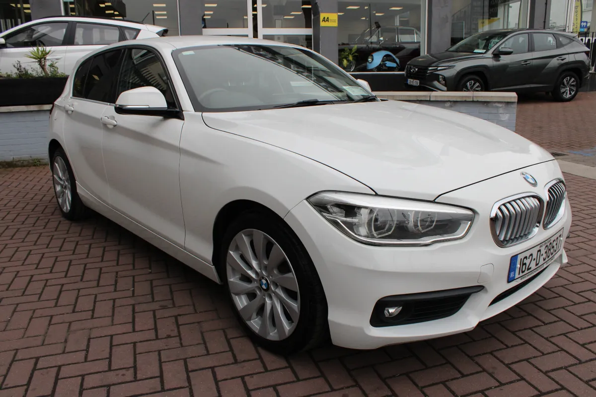 BMW 118i SE LUXURY 5DR HATCHBACK AUTOMATIC - Image 2