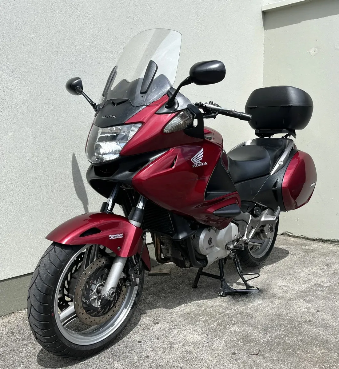 2007 Honda Deauville NT 700 - Image 3