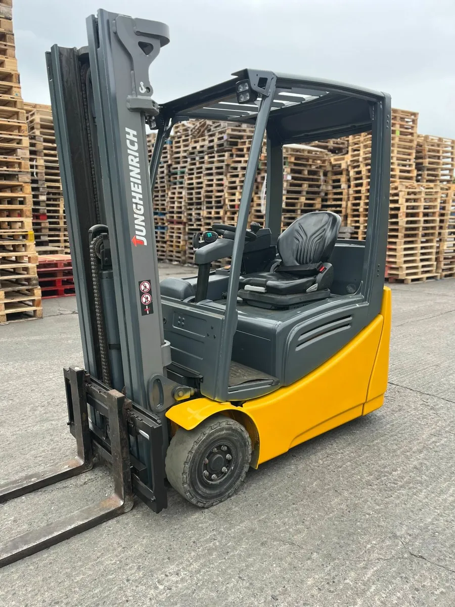 Jungheinrich Electric Forklift - Image 1