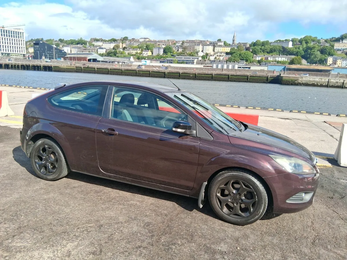 Ford Focus 2010 - Image 3