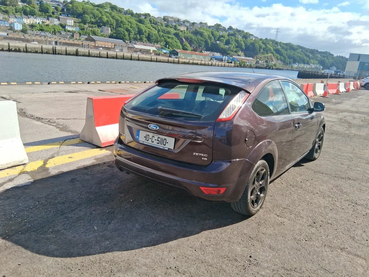 Ford Focus 2010 - Image 4