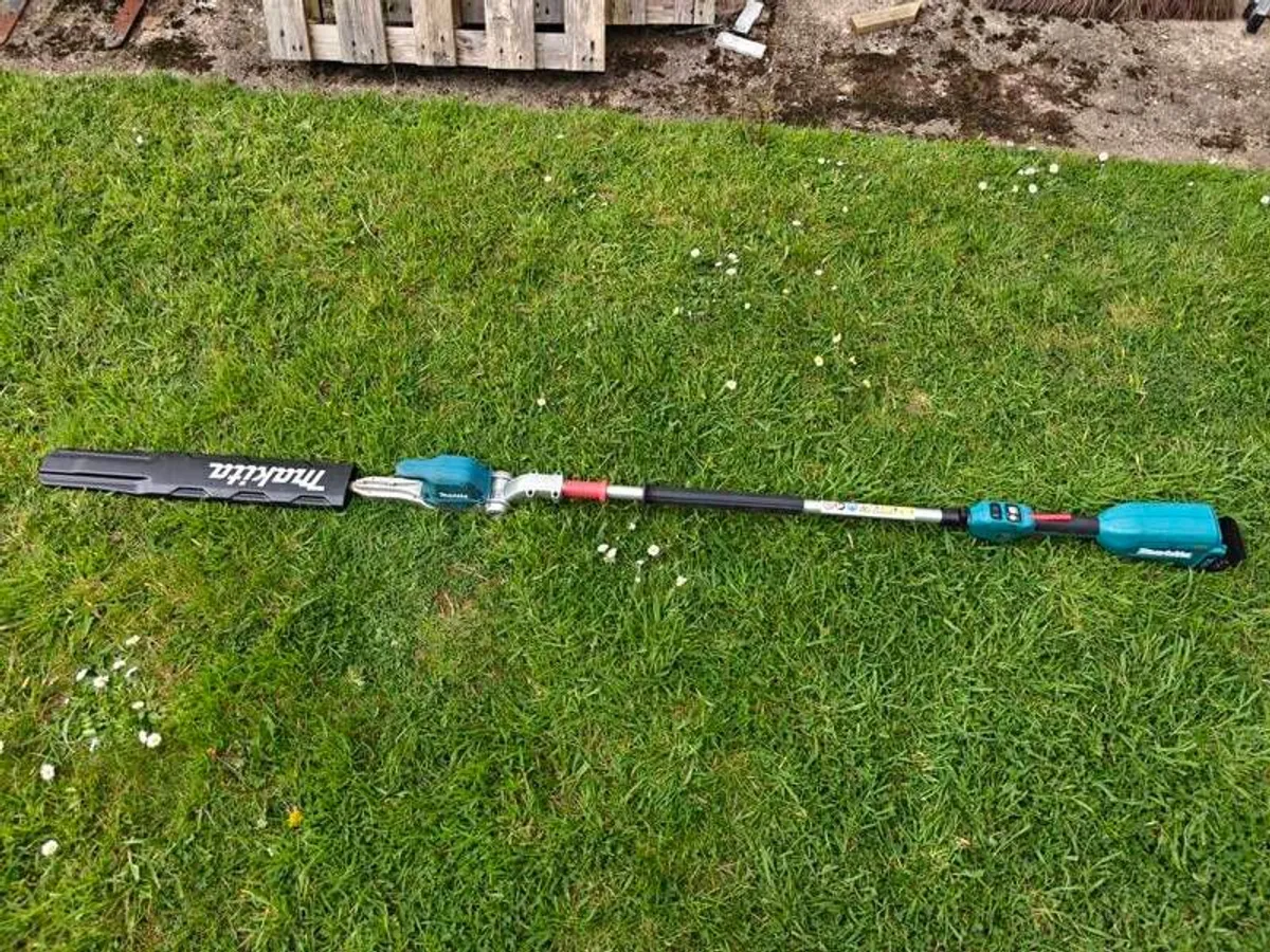 Pole Hedge Trimmer Makita 18v DUN500W with battery and charger - Image 2