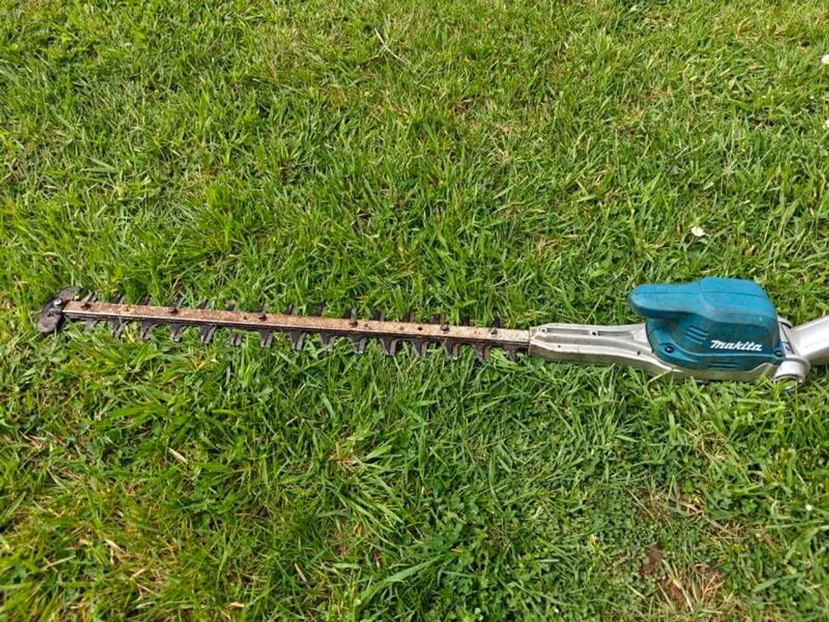 Pole Hedge Trimmer Makita 18v DUN500W with battery and charger - Image 3