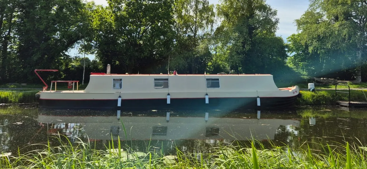 NARROW BARGE - Image 1