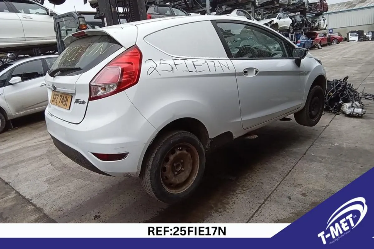 2014 FORD FIESTA BREAKING FOR PARTS - Image 3