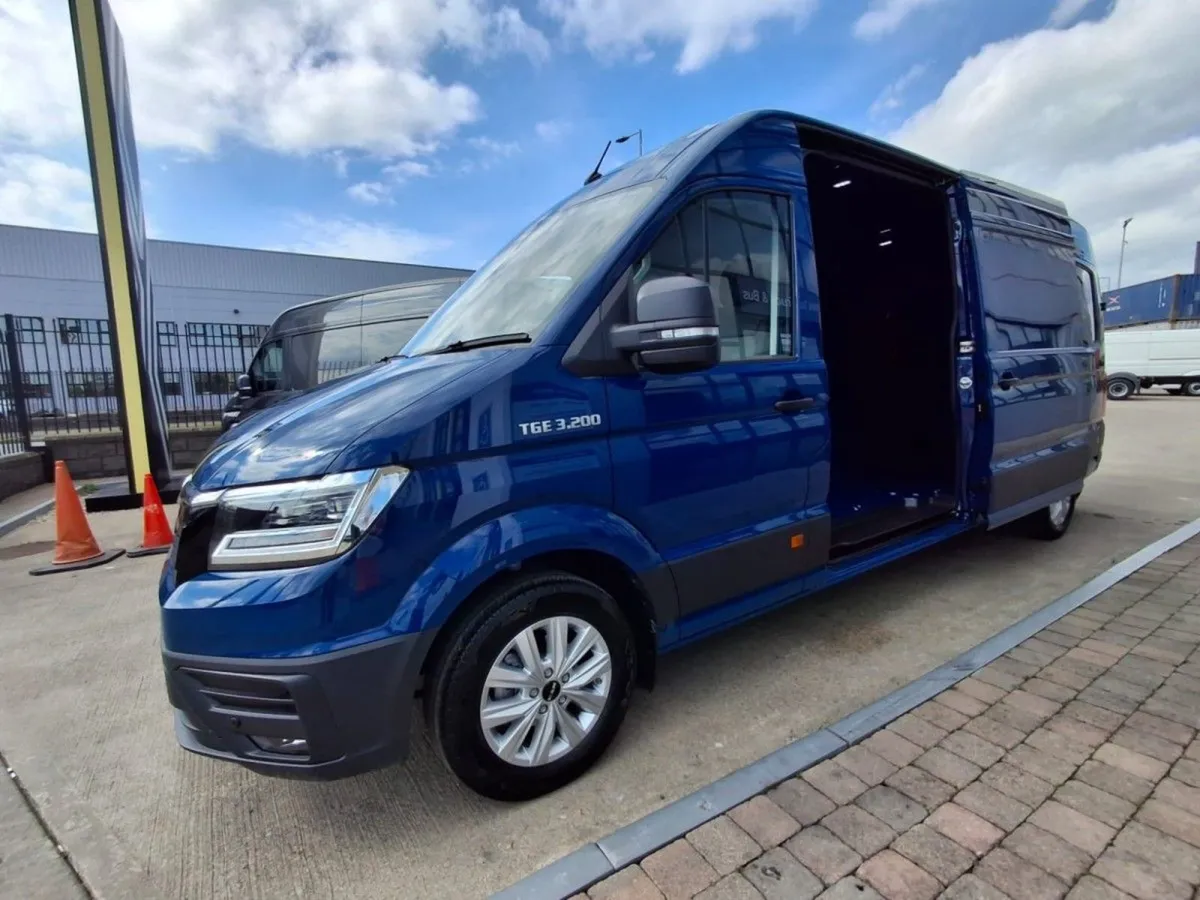 MAN TGE TGE 3.200 High-spec Panel Van - Image 3