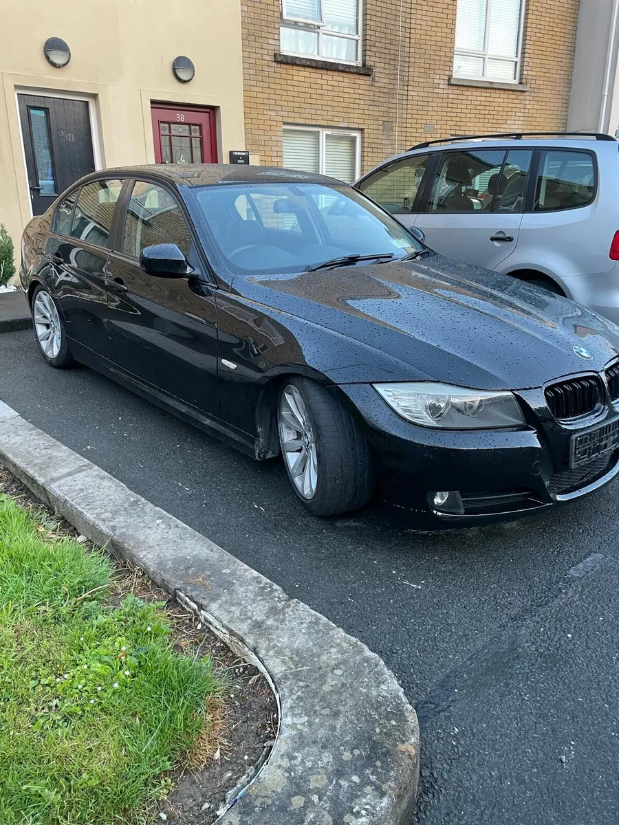 BMW 3-series 2010 - Image 1