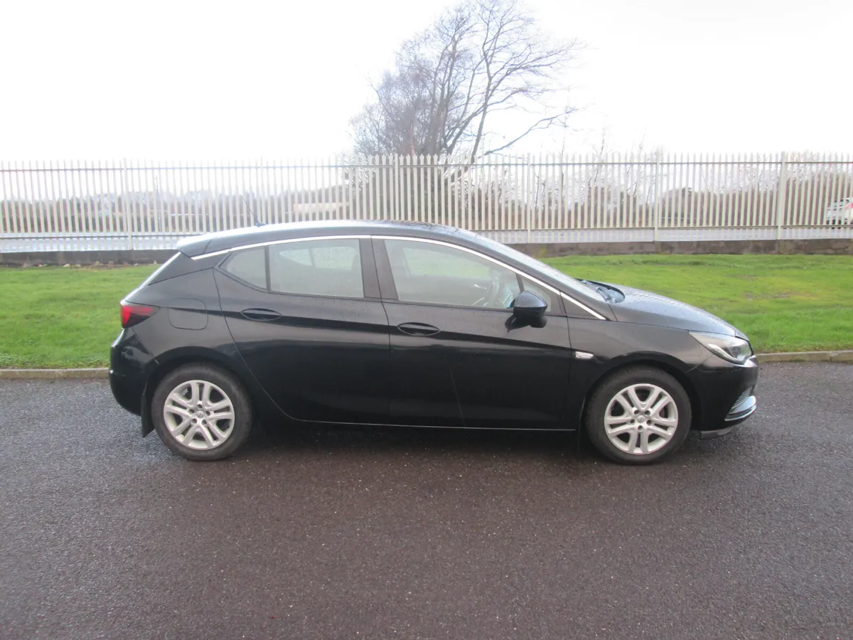 2017 Opel Astra 1.6 Cdti 5 Door 69,741 km - Image 3