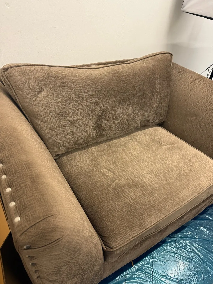 Couch - Image 3