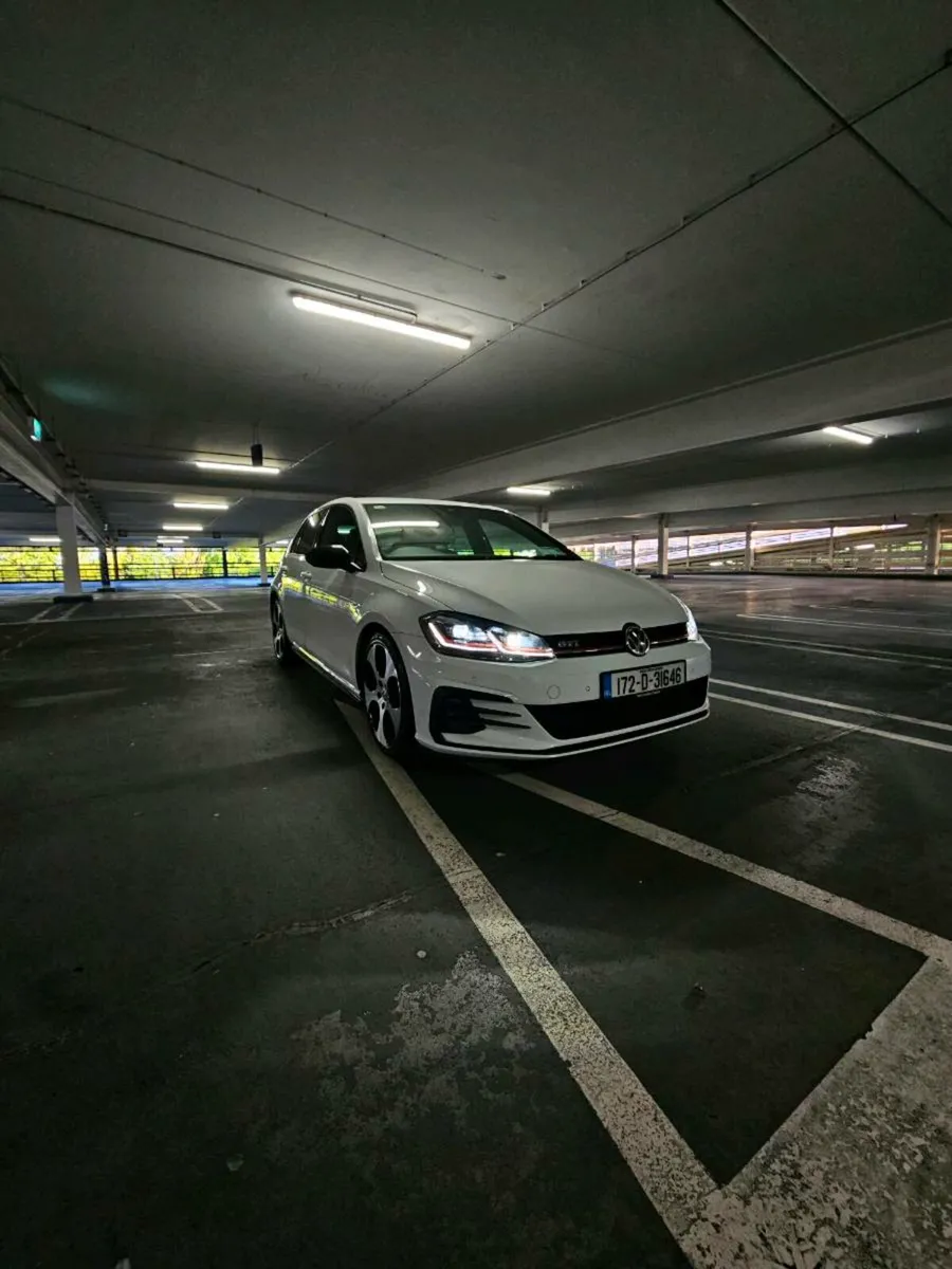 Volkswagen golf gti 7.5 - Image 1