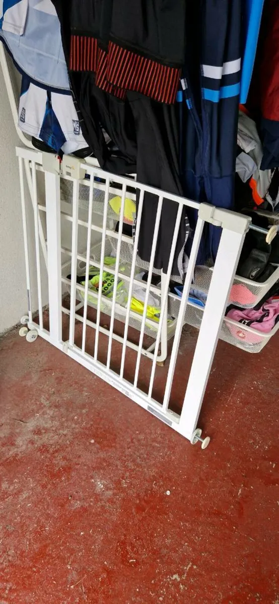 stair gate (free to take away)