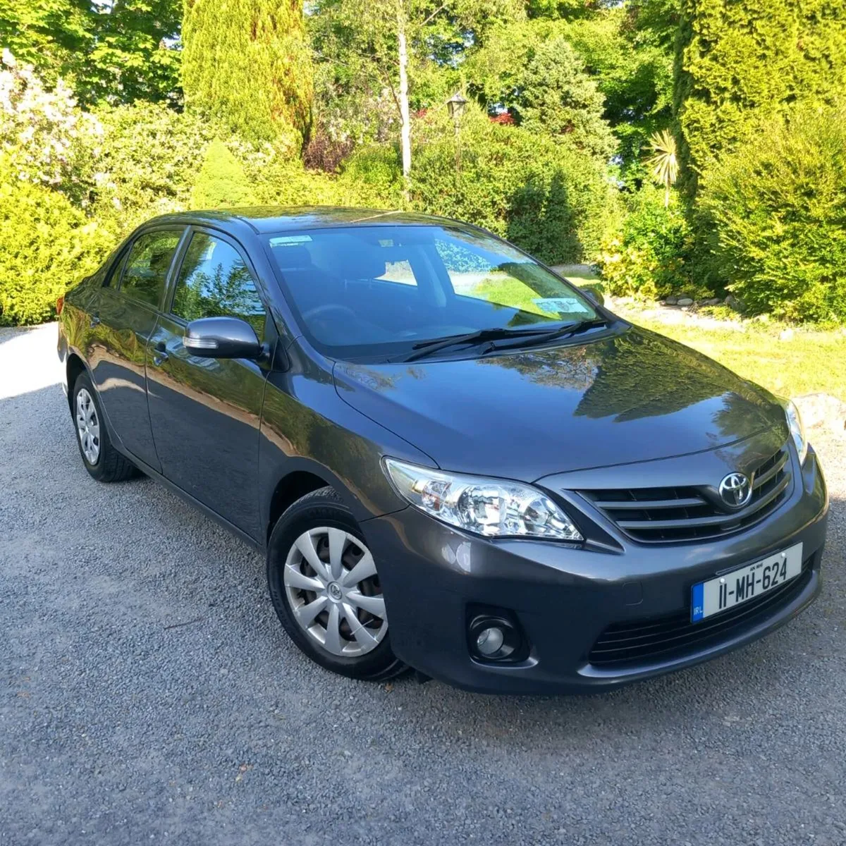 Toyota Corolla Terra 1.4D manual saloon - Image 1