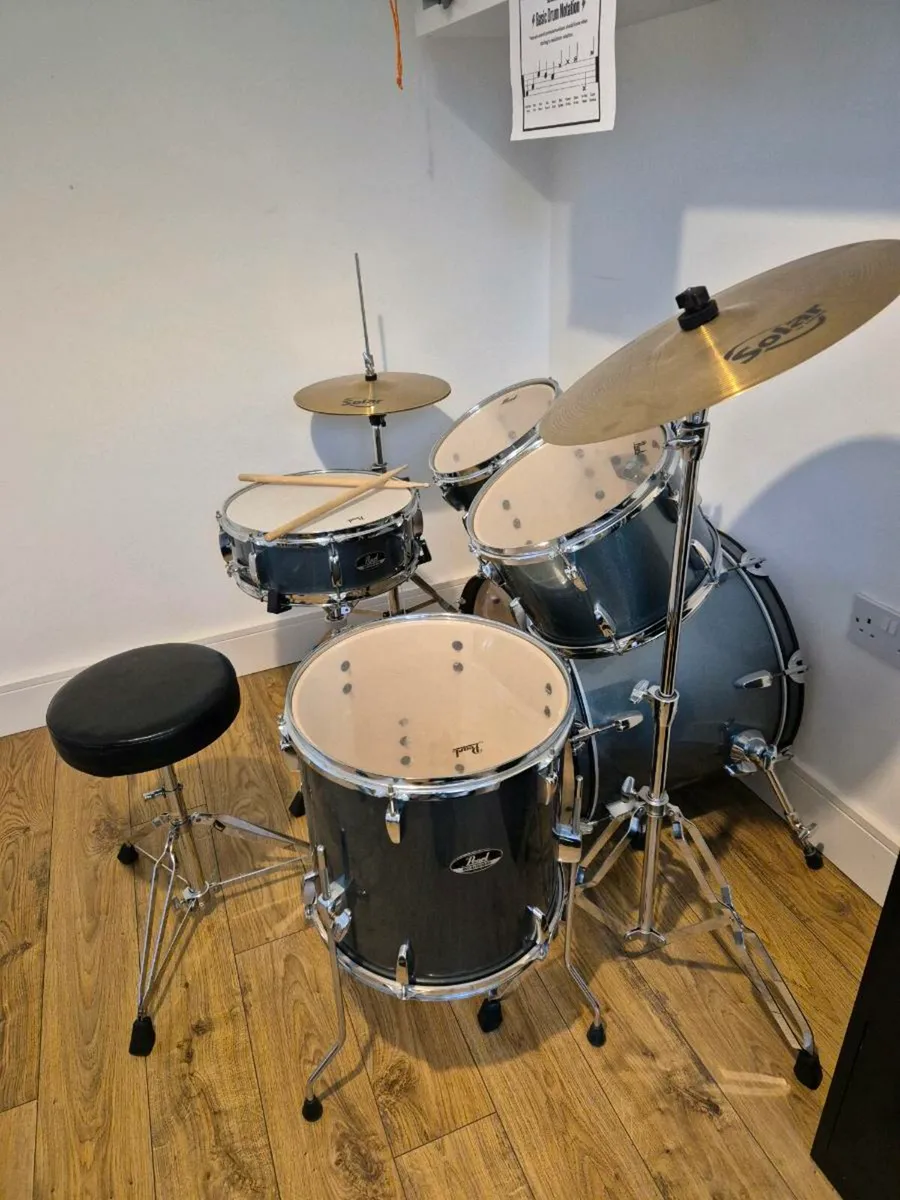 Pearl Roadshow 20" Drums - Image 1