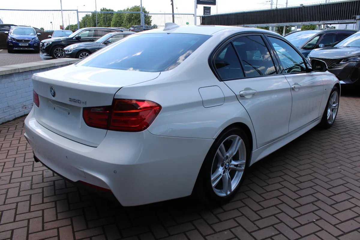BMW 320D M-SPORT 4DR SALOON AUTOMATIC - Image 4